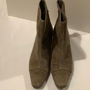 Vaneli ankle boot 8 1/2M